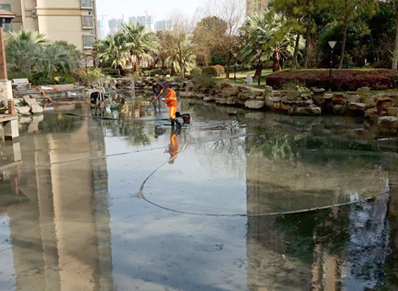 张北景观池淤泥清理